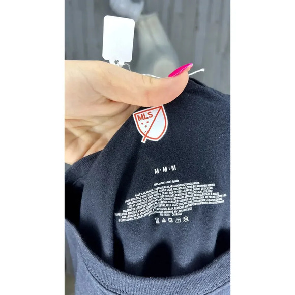 NWT DC United Heart and Soul Mens T-Shirt Black Size Medium Soccer Graphic Print - Picture 5 of 5